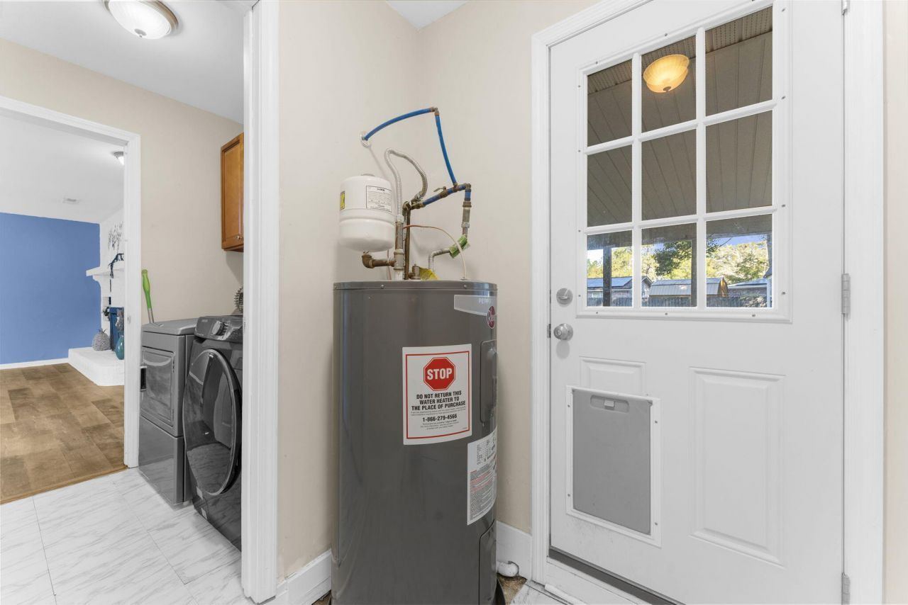 300 Logan Drive Photo 32