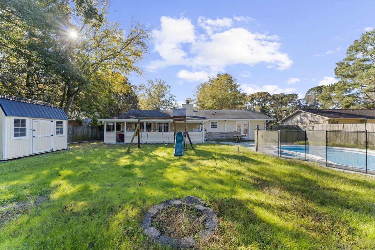 300 Logan Drive Photo 37