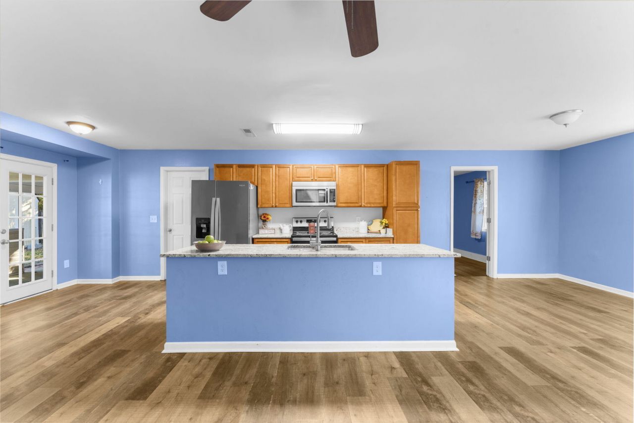 300 Logan Drive Photo 9