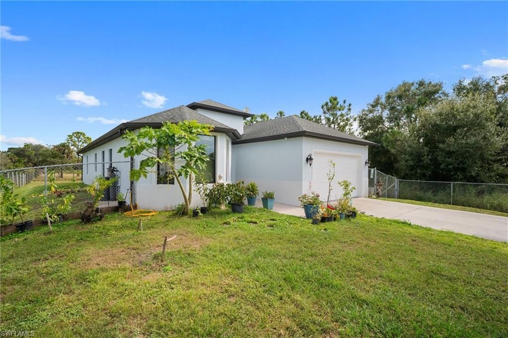 5270 42nd St Ne, Naples, FL 34120 Photo