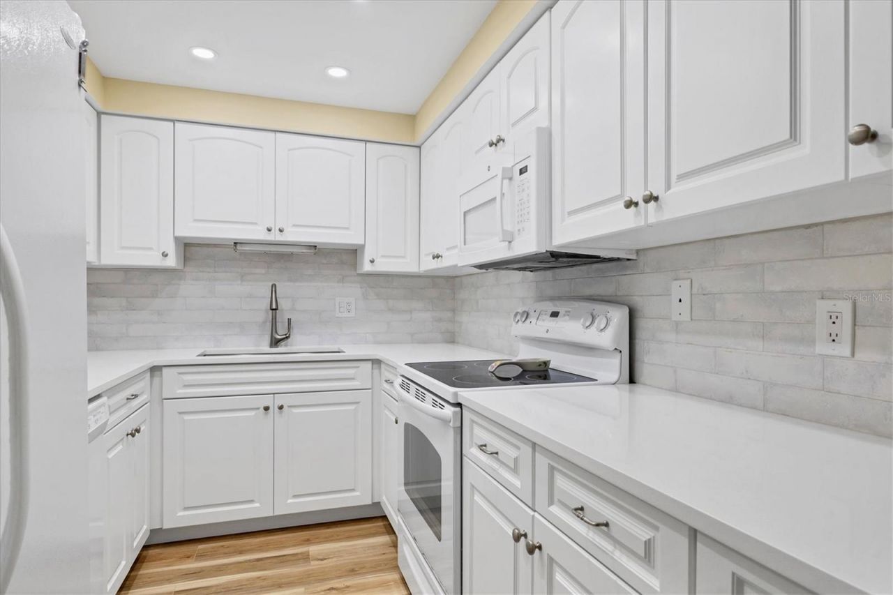 5855 Midnight Pass Road, Unit 420, Sarasota, FL 34242 Photo