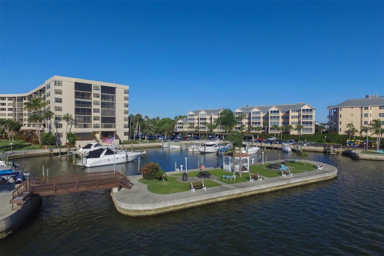 5855 Midnight Pass Road, Unit 420, Sarasota, FL 34242 Photo