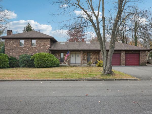 24 Brenda Lane, Bardonia, NY 10954