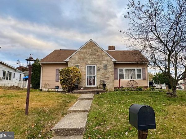 1321 CANTERBURY LANE, YORK, PA 17406