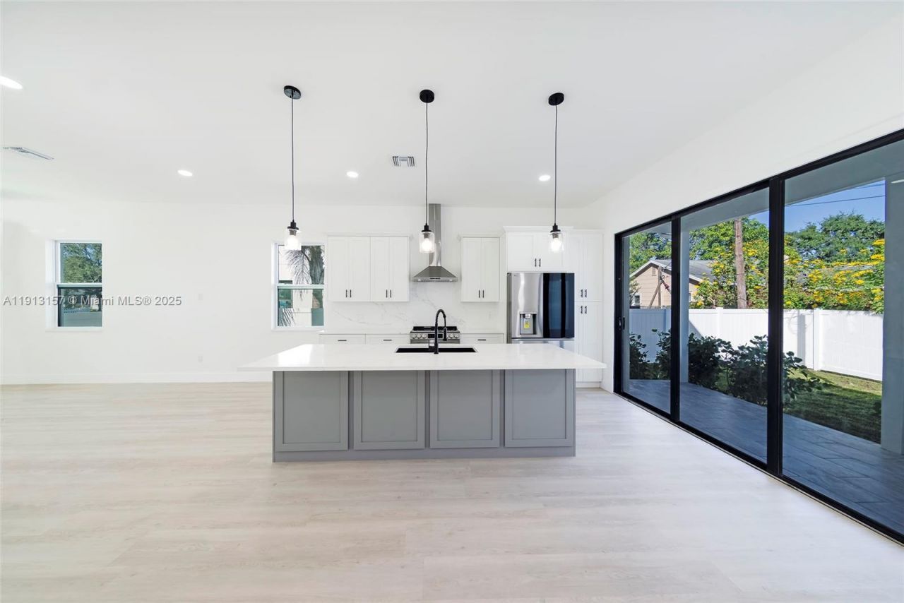 2925 13th St N, Saint Petersburg, FL 33704 Photo