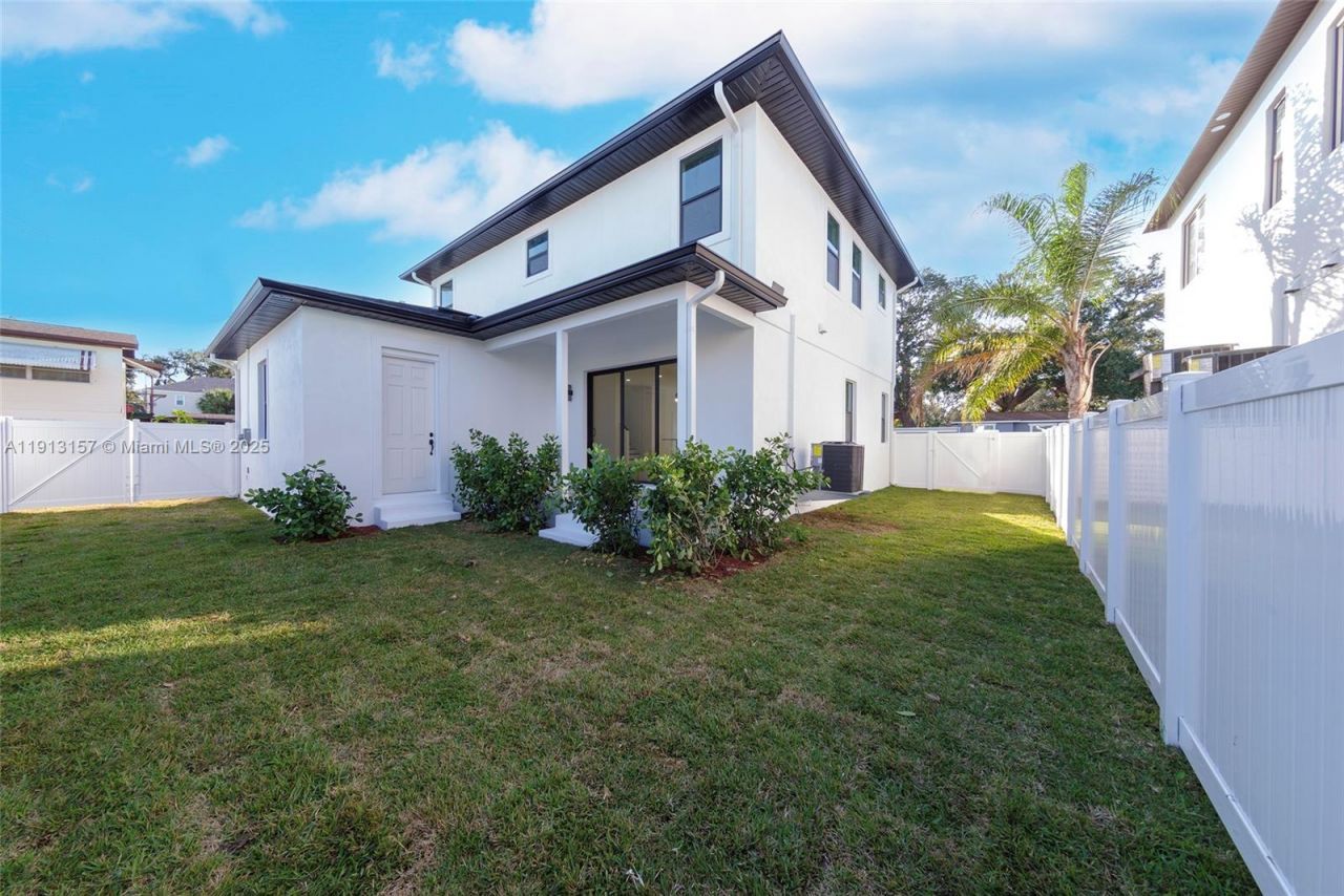 2925 13th St N, Saint Petersburg, FL 33704 Photo