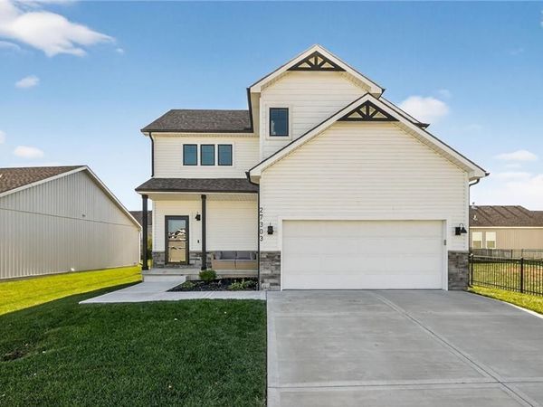 27303 E Sycamore Street, Lake Lotawana, MO 64086