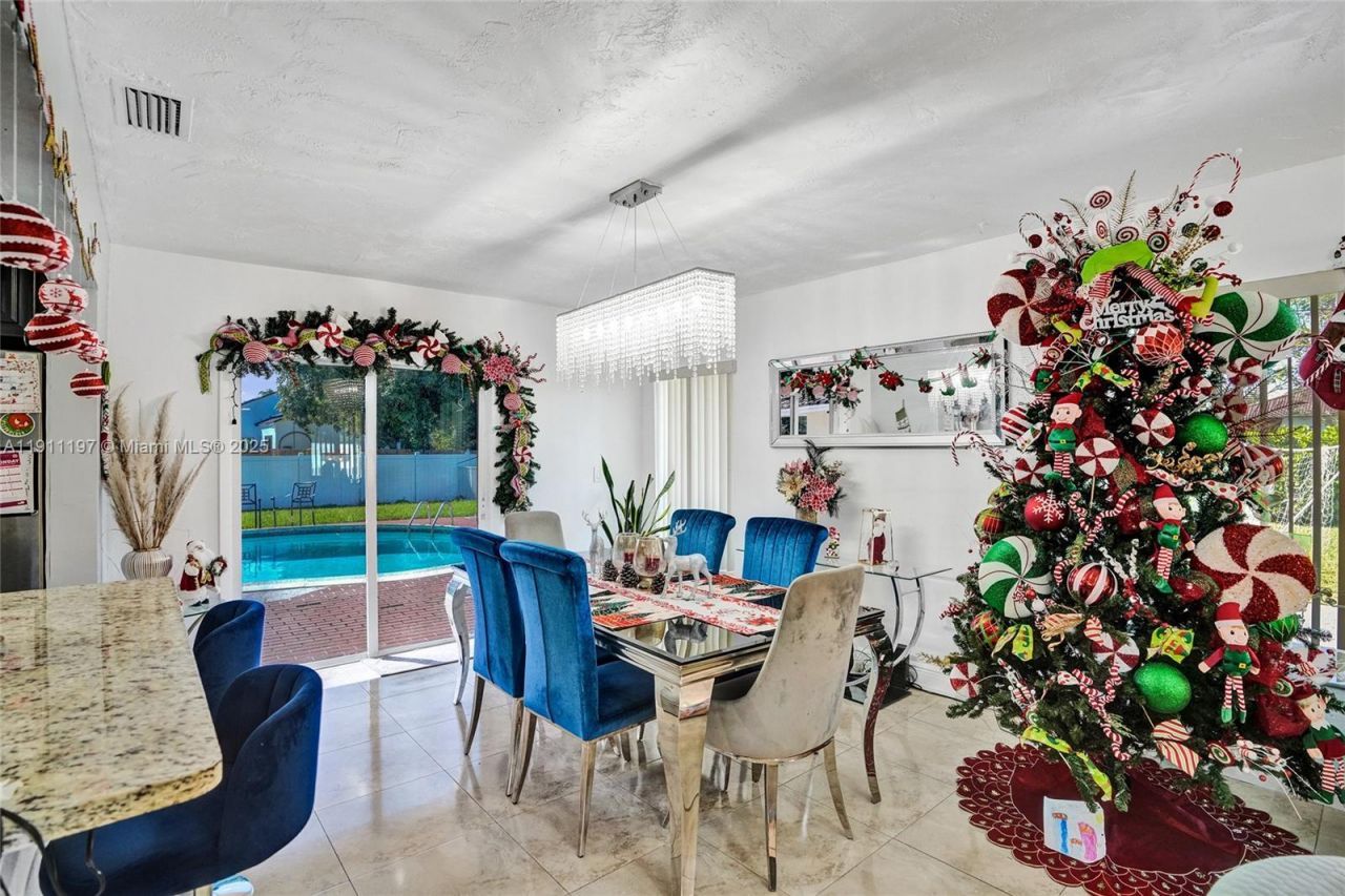 2 NE 160th St, Miami, FL 33162 Photo