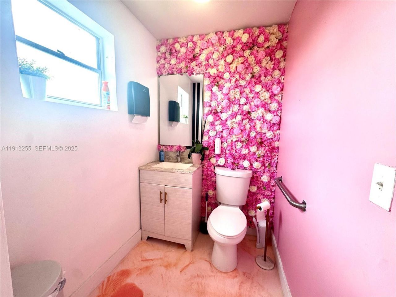 8150 SW 8 St, Miami, FL 33144 Photo