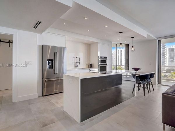 20191 E Country Club Dr, Unit 802, Aventura, FL 33180