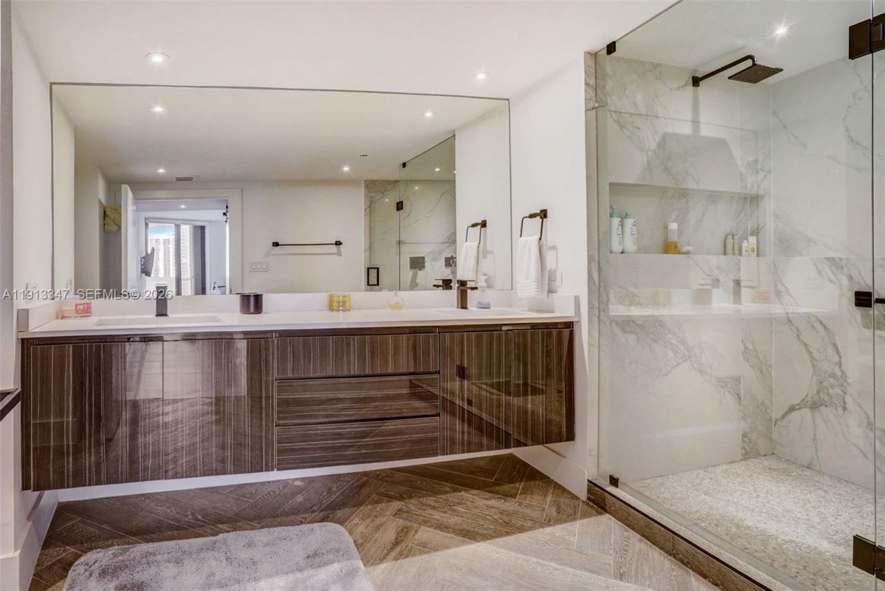 20191 E Country Club Dr, Unit 802, Aventura, FL 33180 Photo