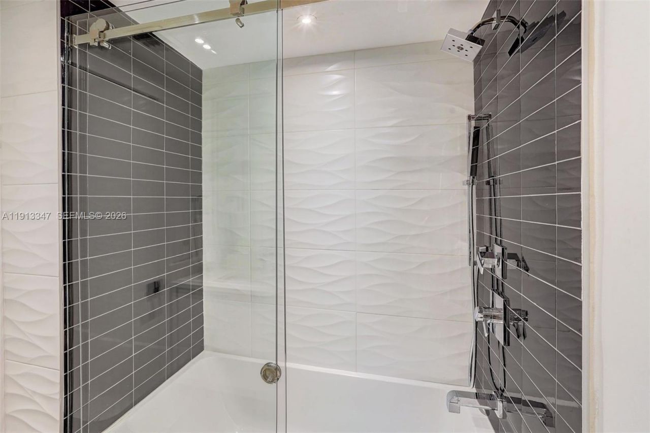 20191 E Country Club Dr, Unit 802, Aventura, FL 33180 Photo