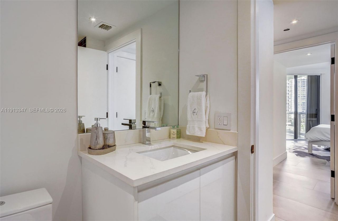 20191 E Country Club Dr, Unit 802, Aventura, FL 33180 Photo