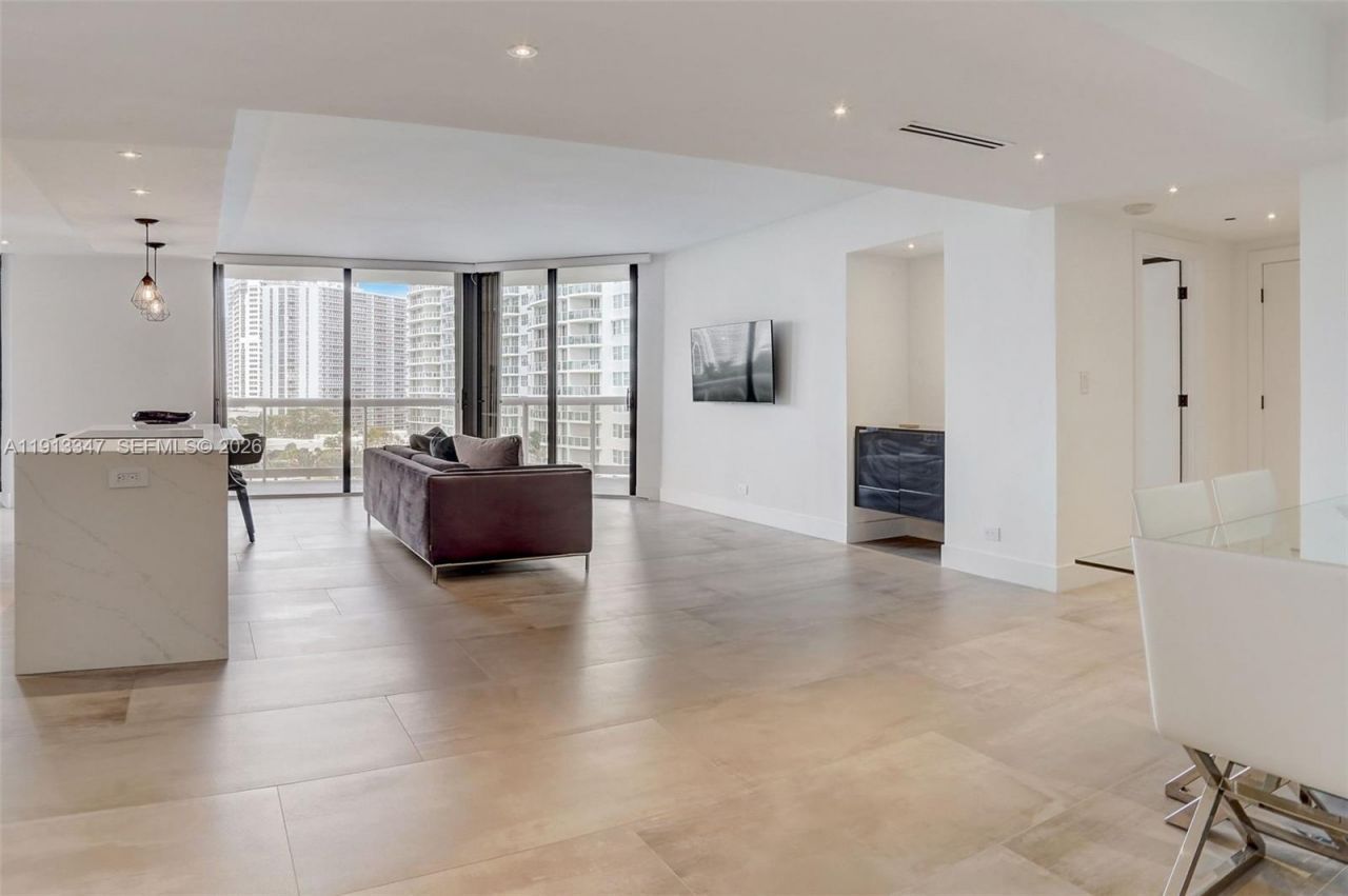 20191 E Country Club Dr, Unit 802, Aventura, FL 33180 Photo