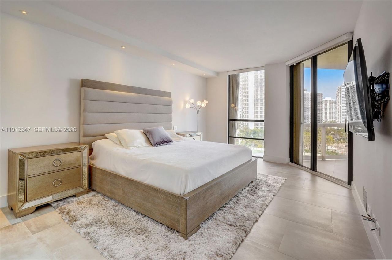 20191 E Country Club Dr, Unit 802, Aventura, FL 33180 Photo