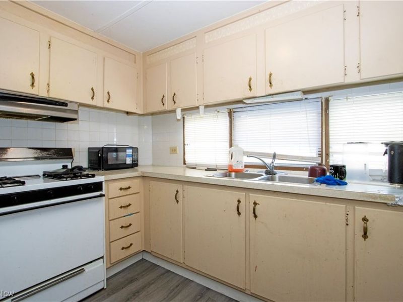 18592 Edwards, Unit 3, Doylestown, OH 44230 Photo 12