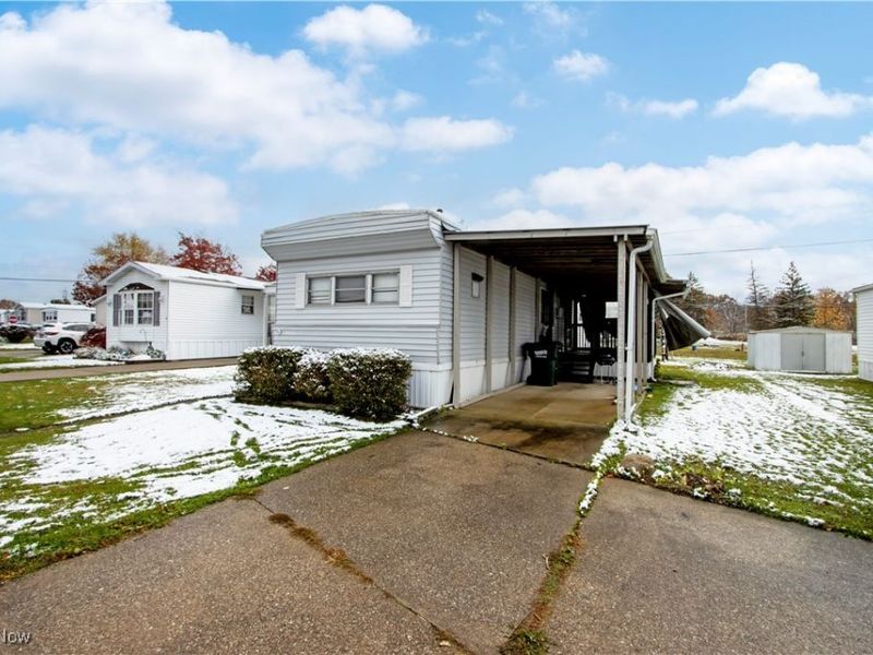 18592 Edwards, Unit 3, Doylestown, OH 44230 Photo 3