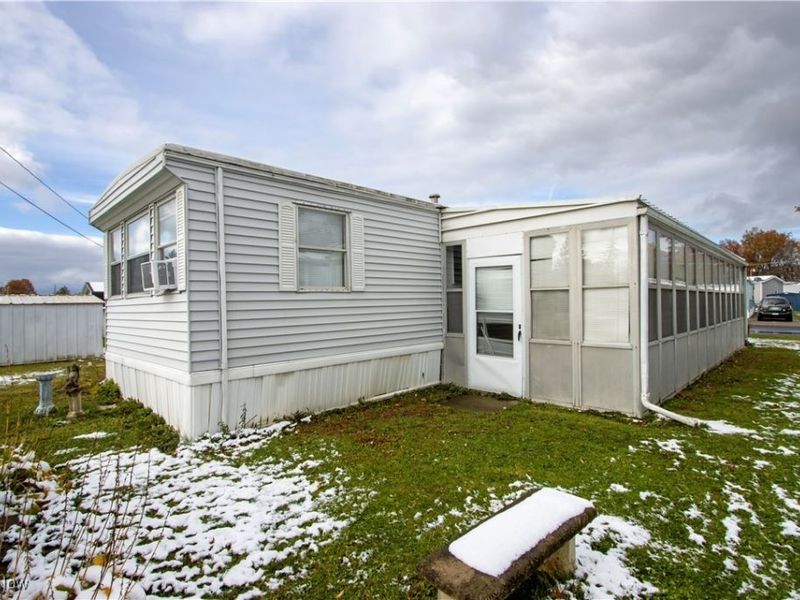 18592 Edwards, Unit 3, Doylestown, OH 44230 Photo 5