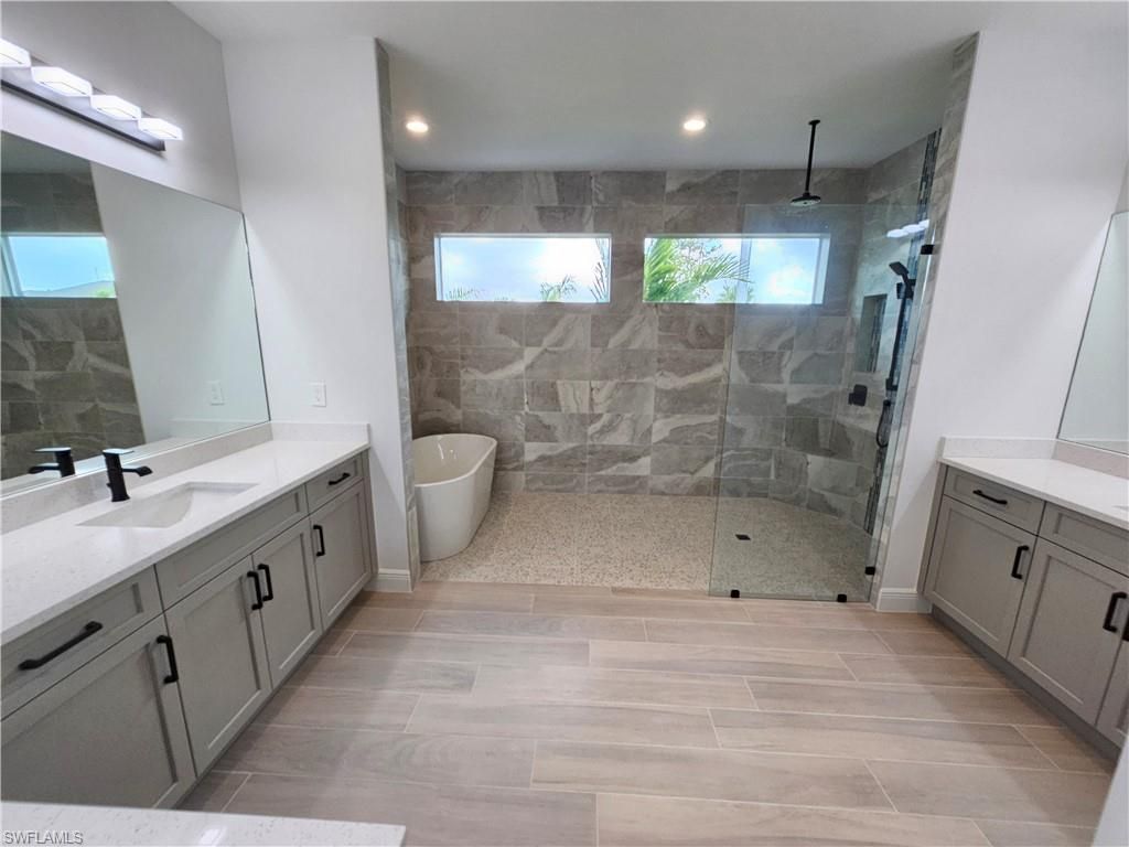 3102 SE 18th Pl, Cape Coral, FL 33904 Photo