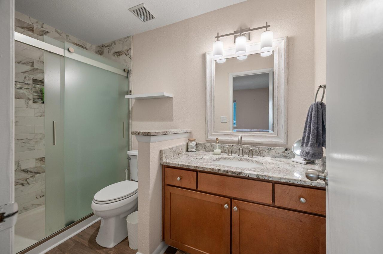 264 Alexandra Drive Photo 10