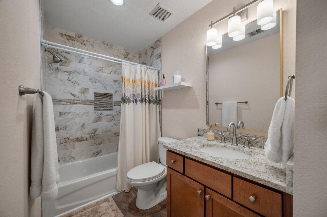 264 Alexandra Drive Photo 12