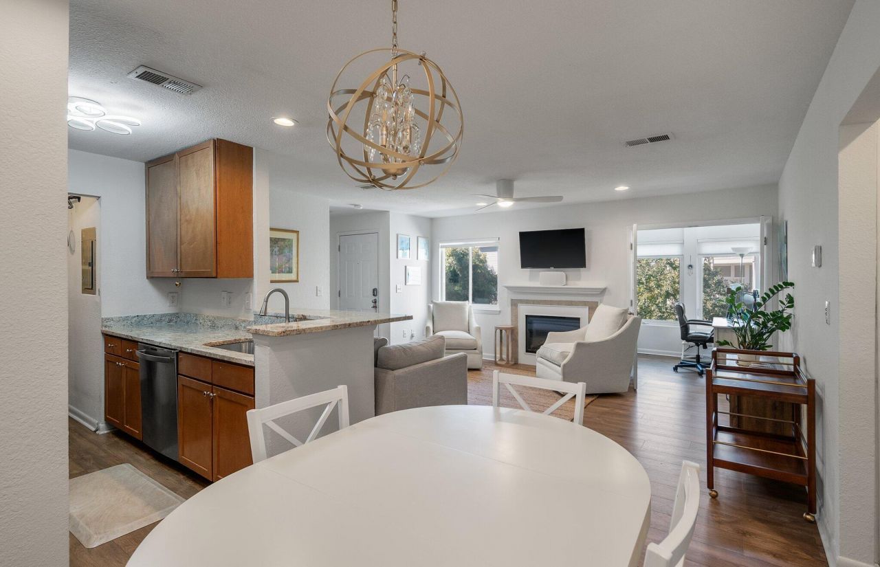 264 Alexandra Drive Photo 18