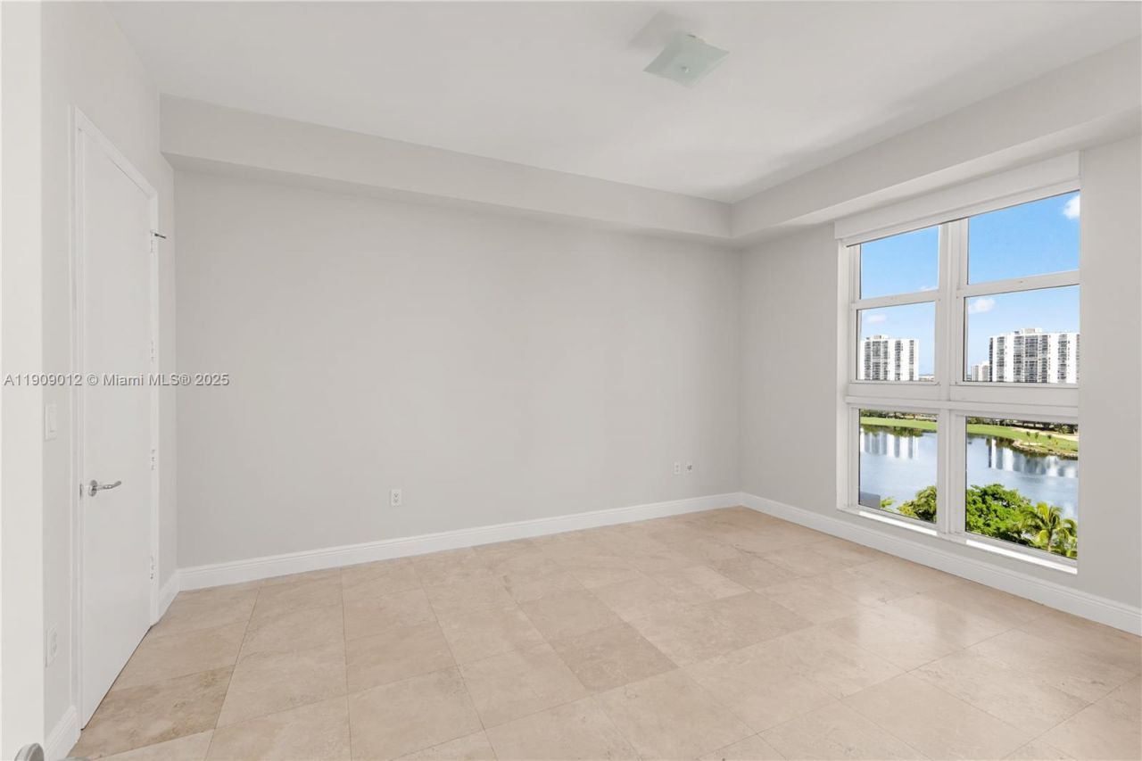 19900 E Country Club Dr, Unit PH18, Aventura, FL 33180 Photo