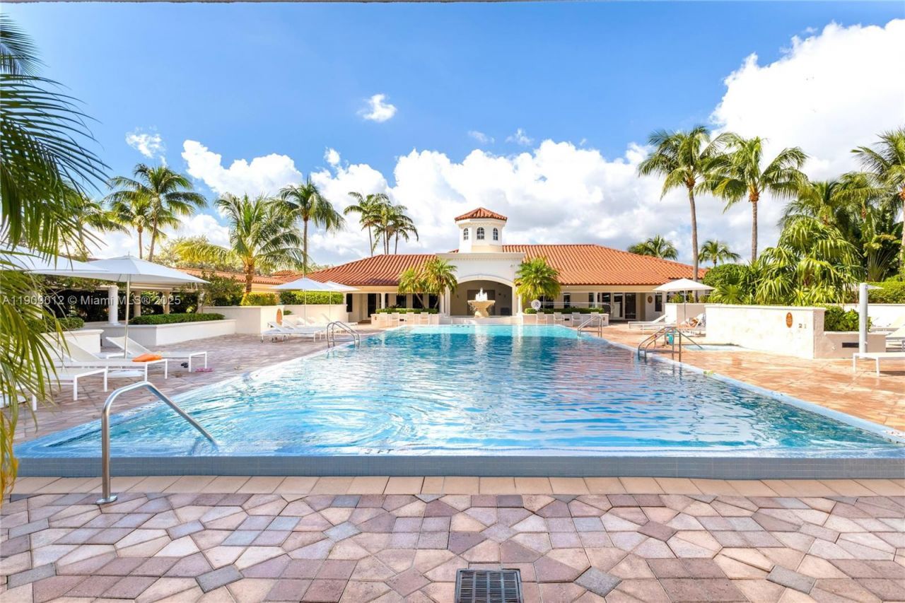 19900 E Country Club Dr, Unit PH18, Aventura, FL 33180 Photo