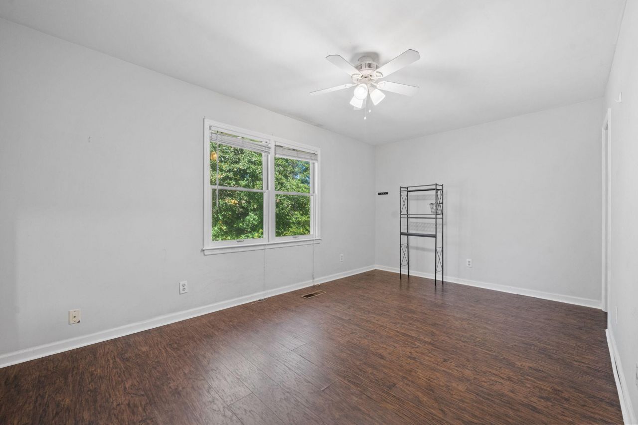 302 Springview Lane Photo 12