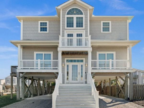 1318 N New River Drive, Surf City, NC 28445
