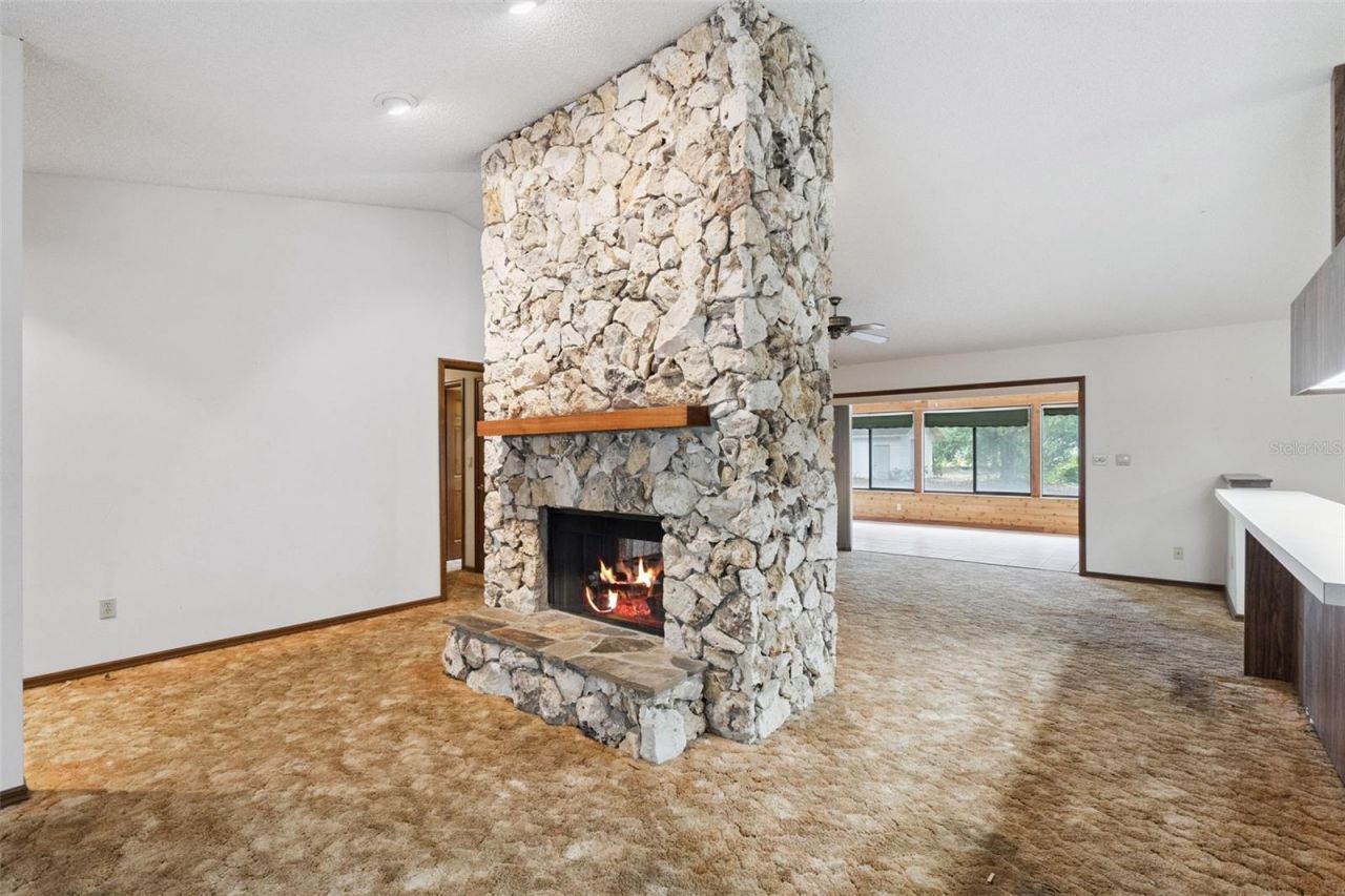 624 Hull Island Drive, Oakland, FL 34787 Photo