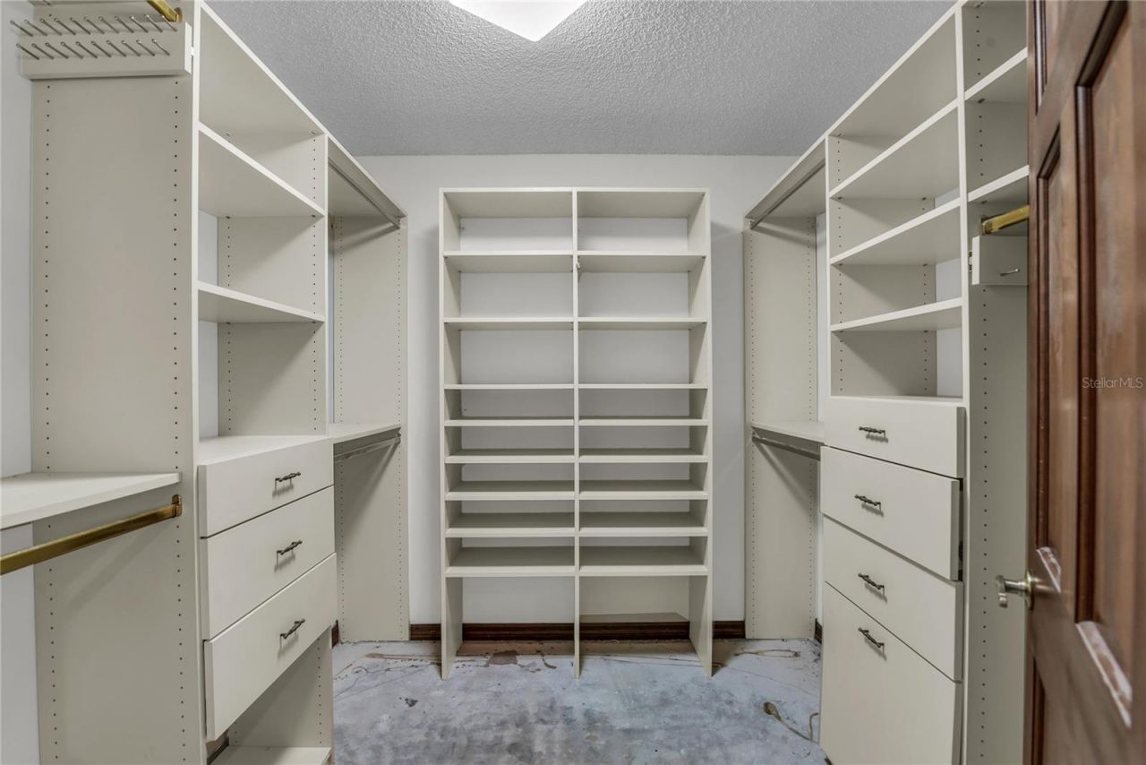 624 Hull Island Drive, Oakland, FL 34787 Photo