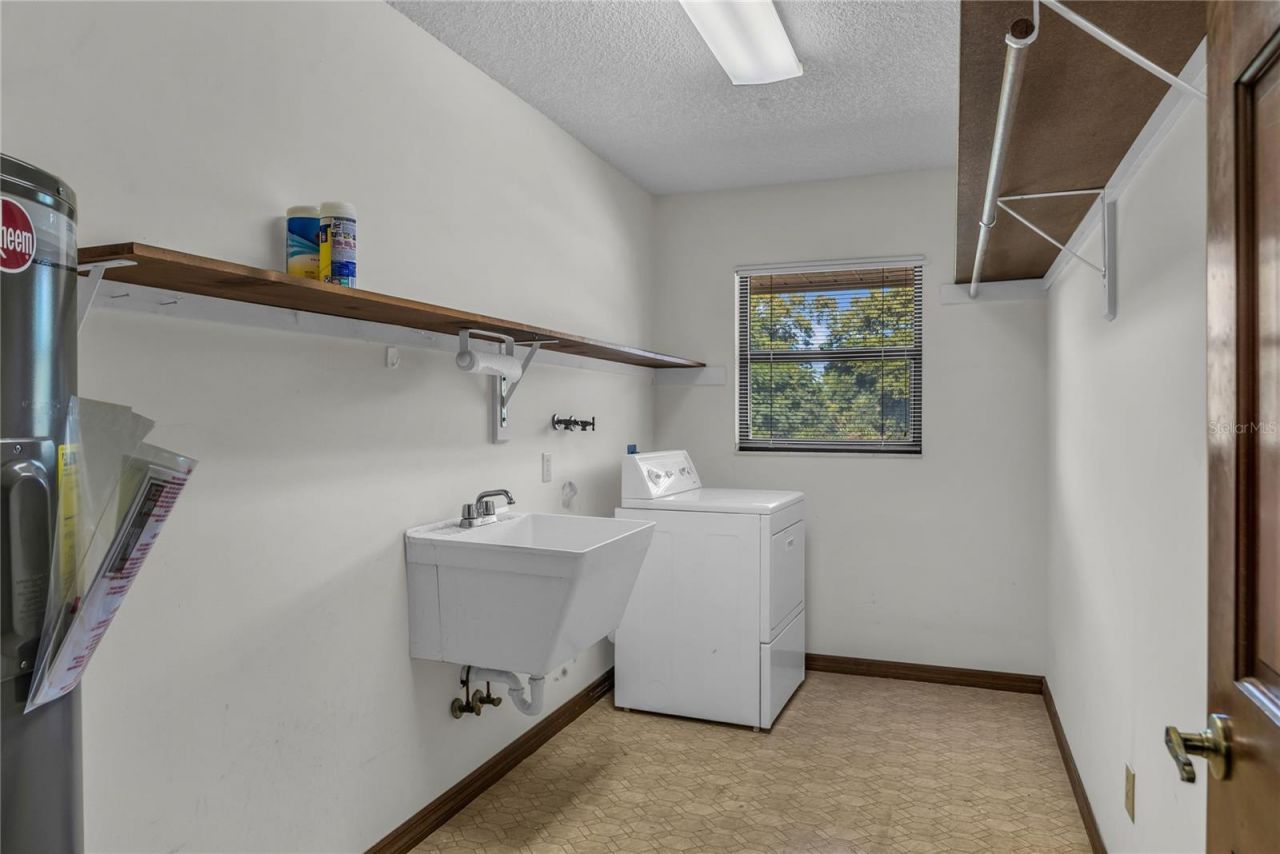 624 Hull Island Drive, Oakland, FL 34787 Photo