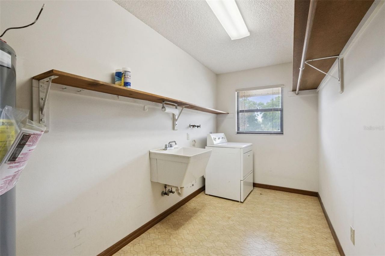 624 Hull Island Drive, Oakland, FL 34787 Photo