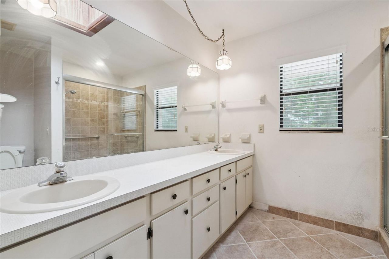 624 Hull Island Drive, Oakland, FL 34787 Photo