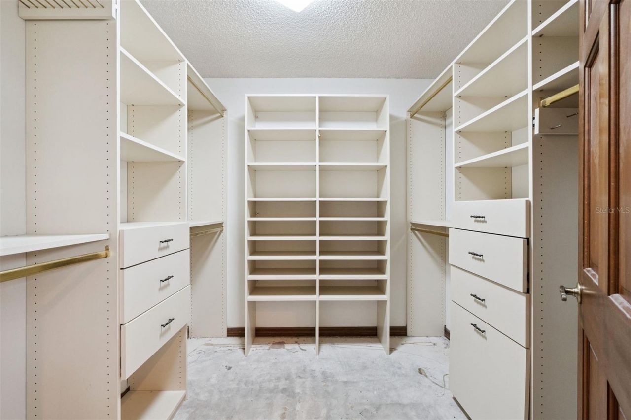 624 Hull Island Drive, Oakland, FL 34787 Photo