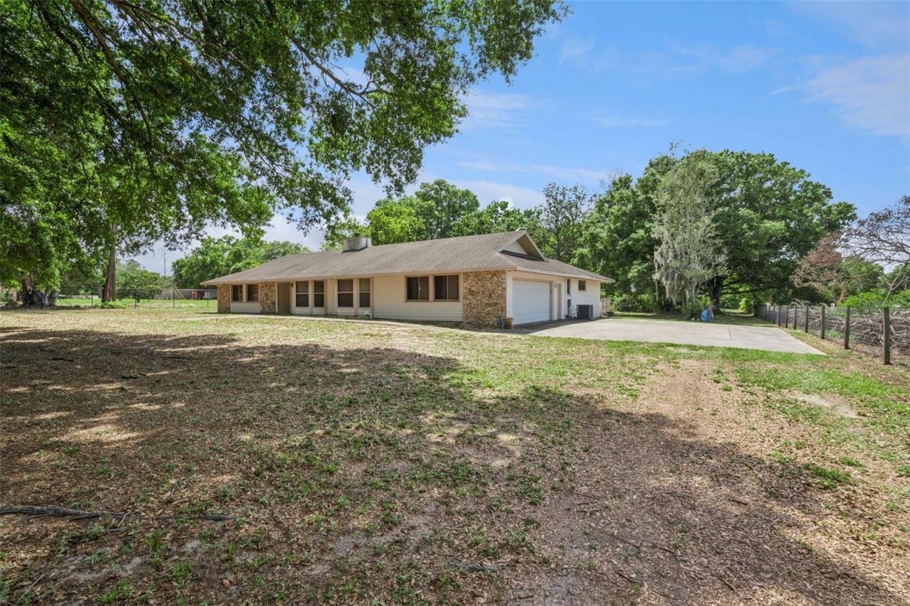 624 Hull Island Drive, Oakland, FL 34787 Photo
