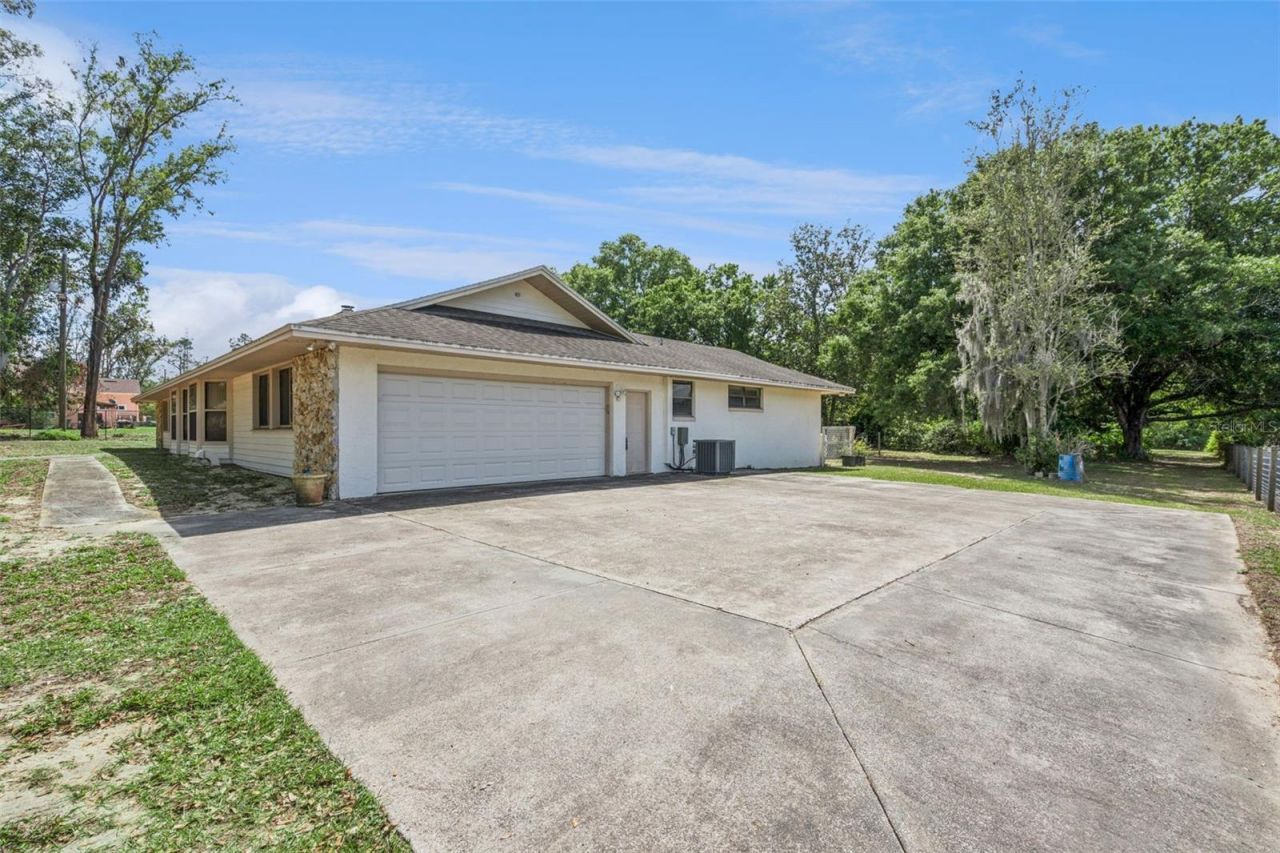 624 Hull Island Drive, Oakland, FL 34787 Photo