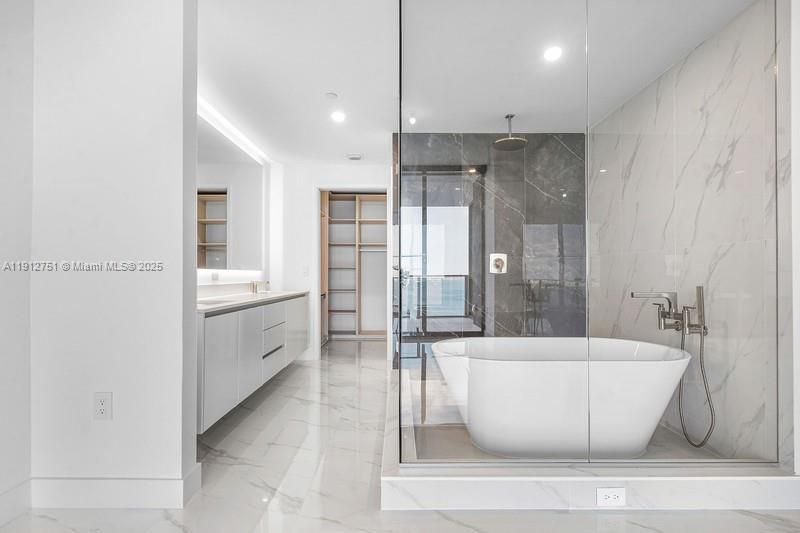 700 NE 24, Unit 1703, Miami, FL 33137 Photo