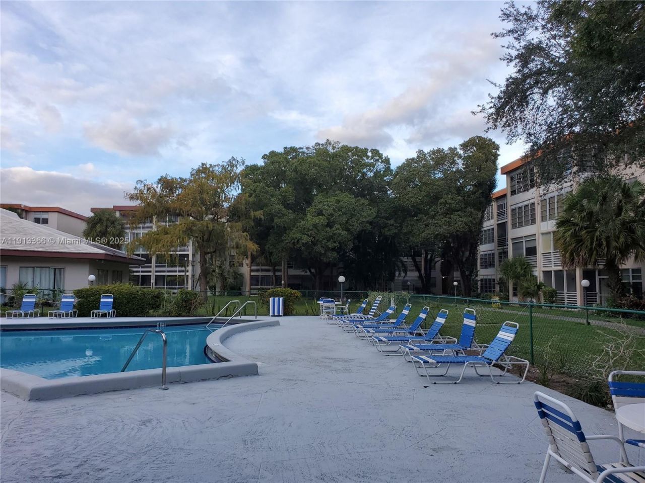 2601 NW 48th Ter, Unit 146, Lauderdale Lakes, FL 33313 Photo