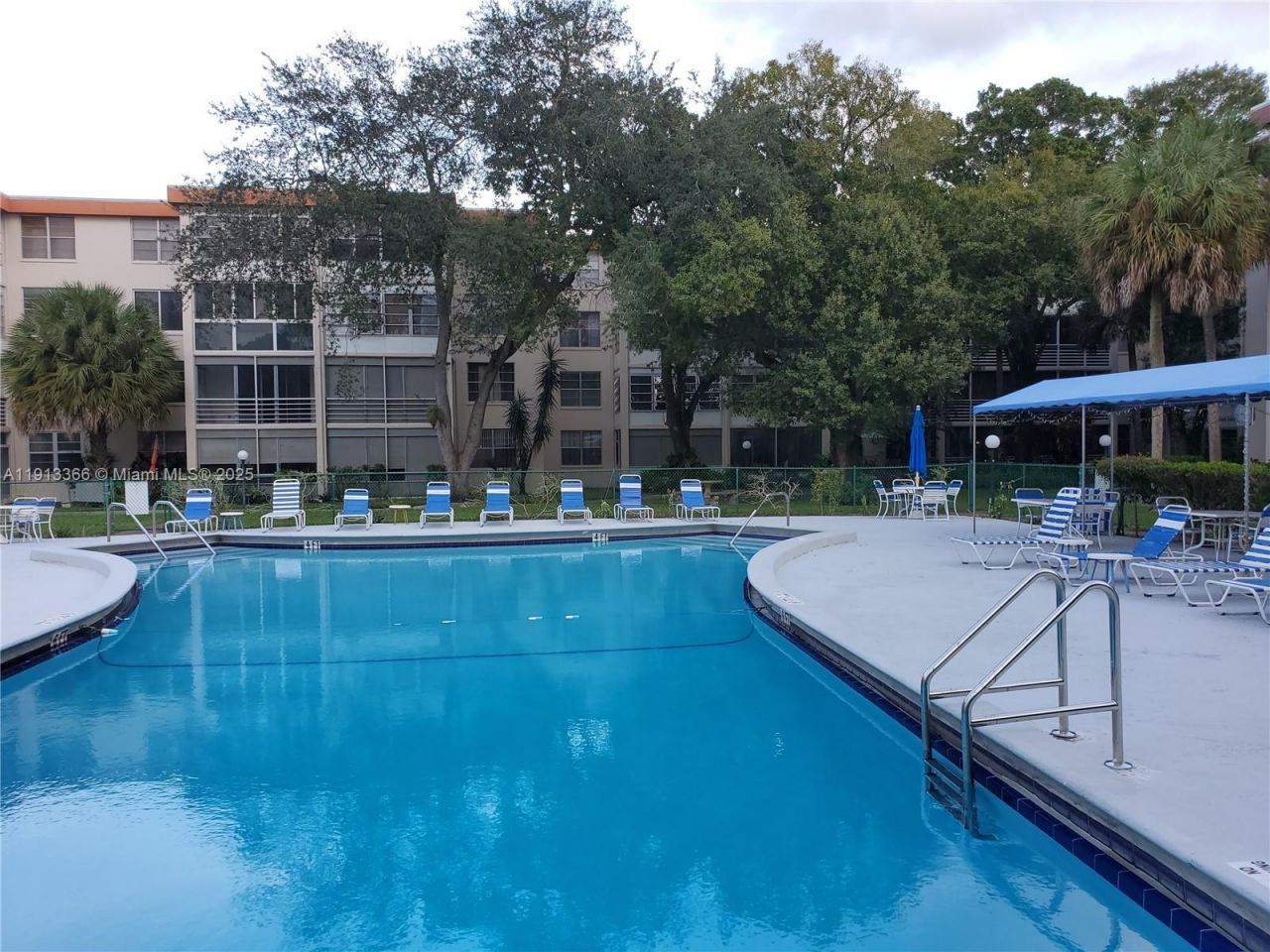 2601 NW 48th Ter, Unit 146, Lauderdale Lakes, FL 33313 Photo