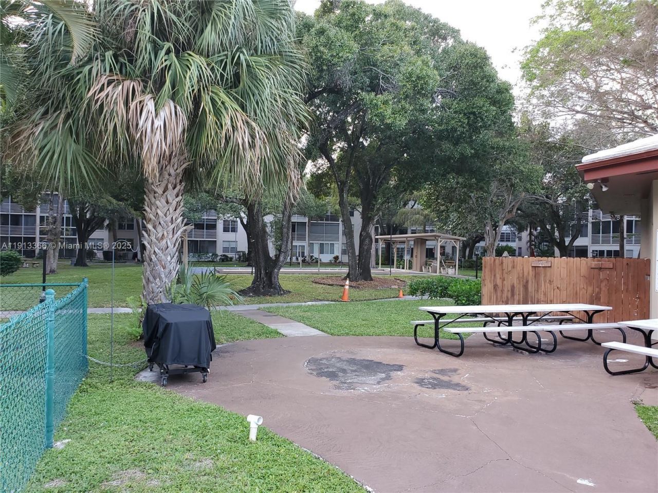 2601 NW 48th Ter, Unit 146, Lauderdale Lakes, FL 33313 Photo