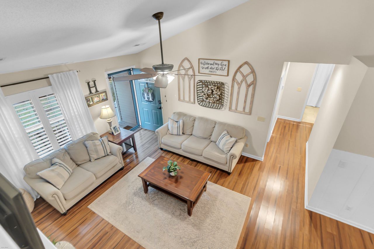 108 Apache Drive Photo 2