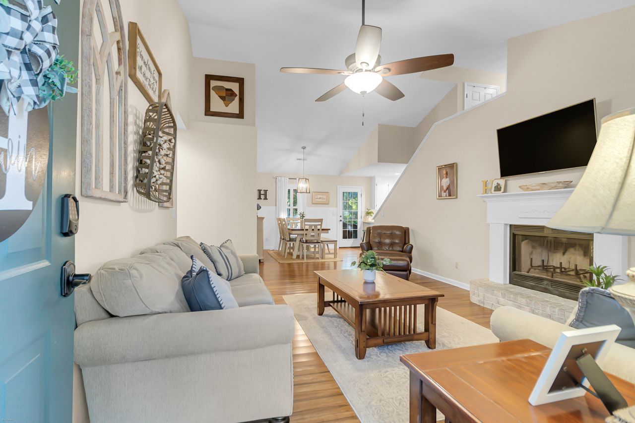 108 Apache Drive Photo 6