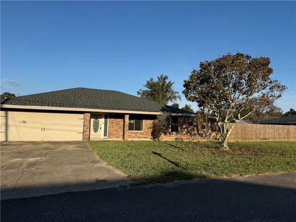 502 KELLOGG Drive, Luling, LA 70070