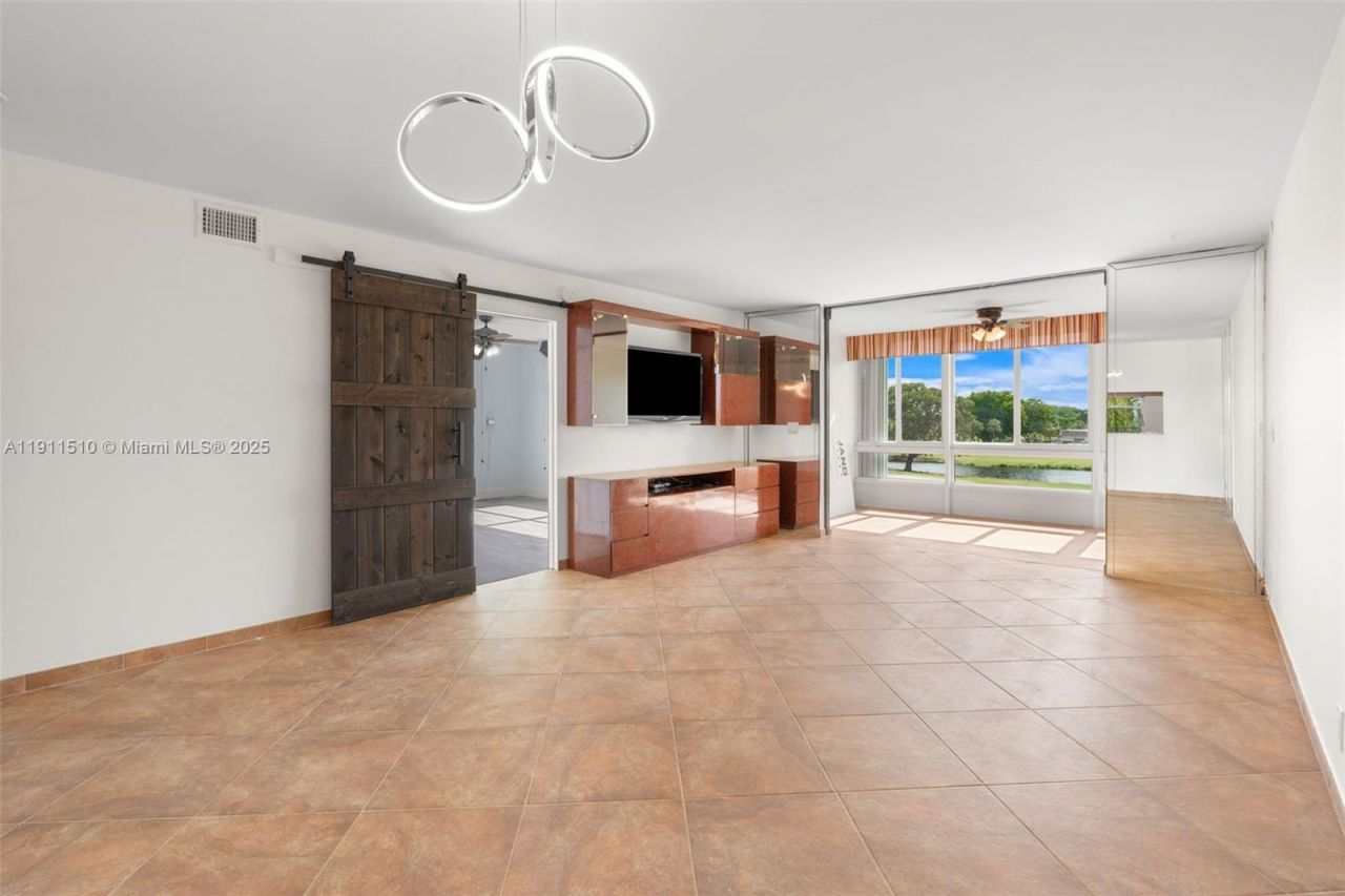 7640 NW 18th St, Unit 301, Margate, FL 33063 Photo