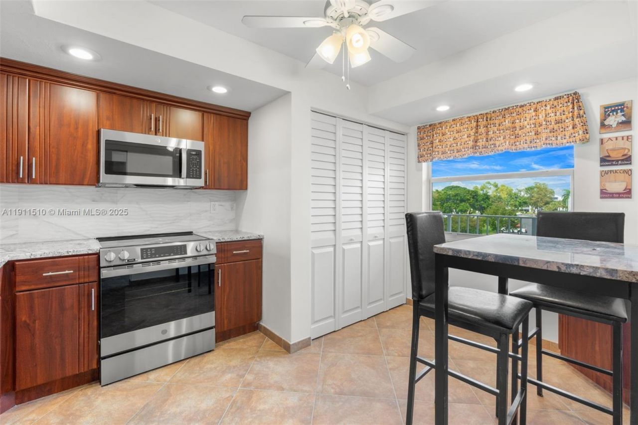 7640 NW 18th St, Unit 301, Margate, FL 33063 Photo