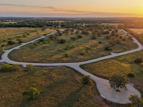 316 Main Loop Loop, Waelder, TX 78959