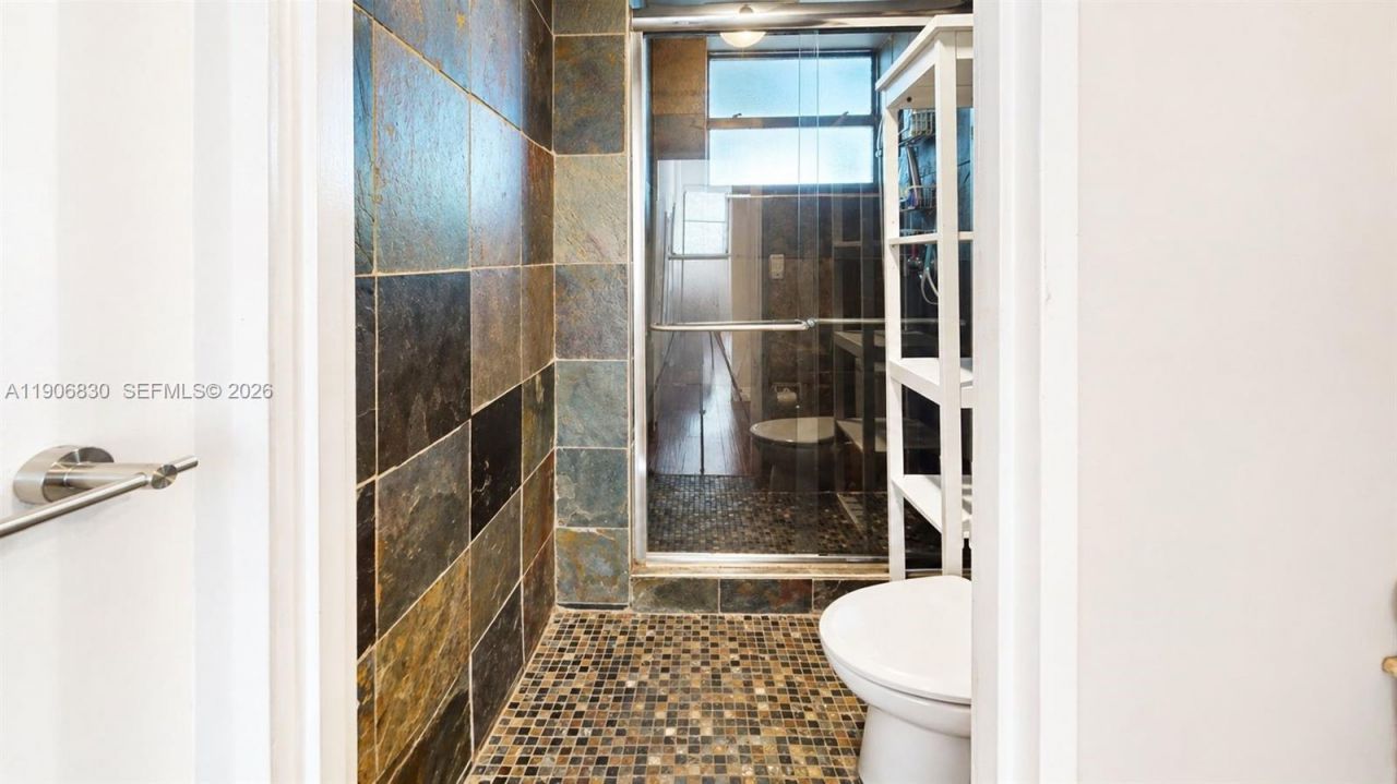 500 Three Islands Blvd, Unit L 25, Hallandale Beach, FL 33009 Photo
