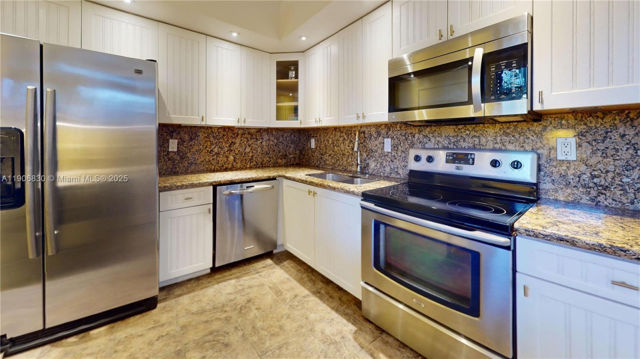 500 Three Islands Blvd, Unit L 25, Hallandale Beach, FL 33009 Photo